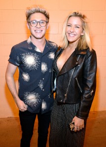 1457723407-niall-horan-and-ellie-goulding-at-kiss-fms-jingle-ball-1-.jpg